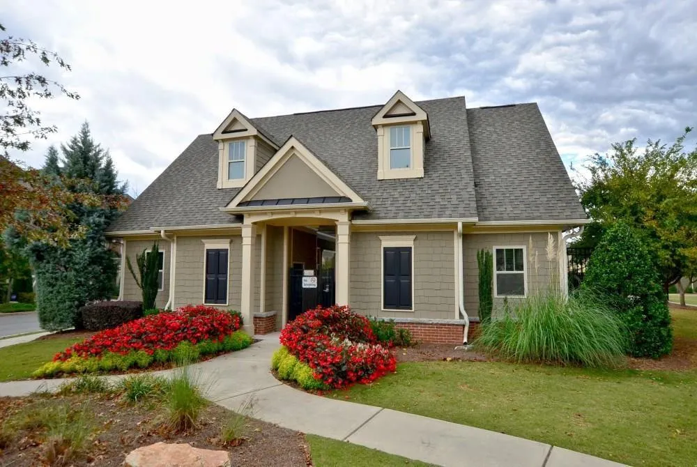 8015 Glisten Avenue, Atlanta, Georgia 30328, 3 Bedrooms Bedrooms, ,2 BathroomsBathrooms,Residential,Sold,8015 Glisten Avenue,6713182