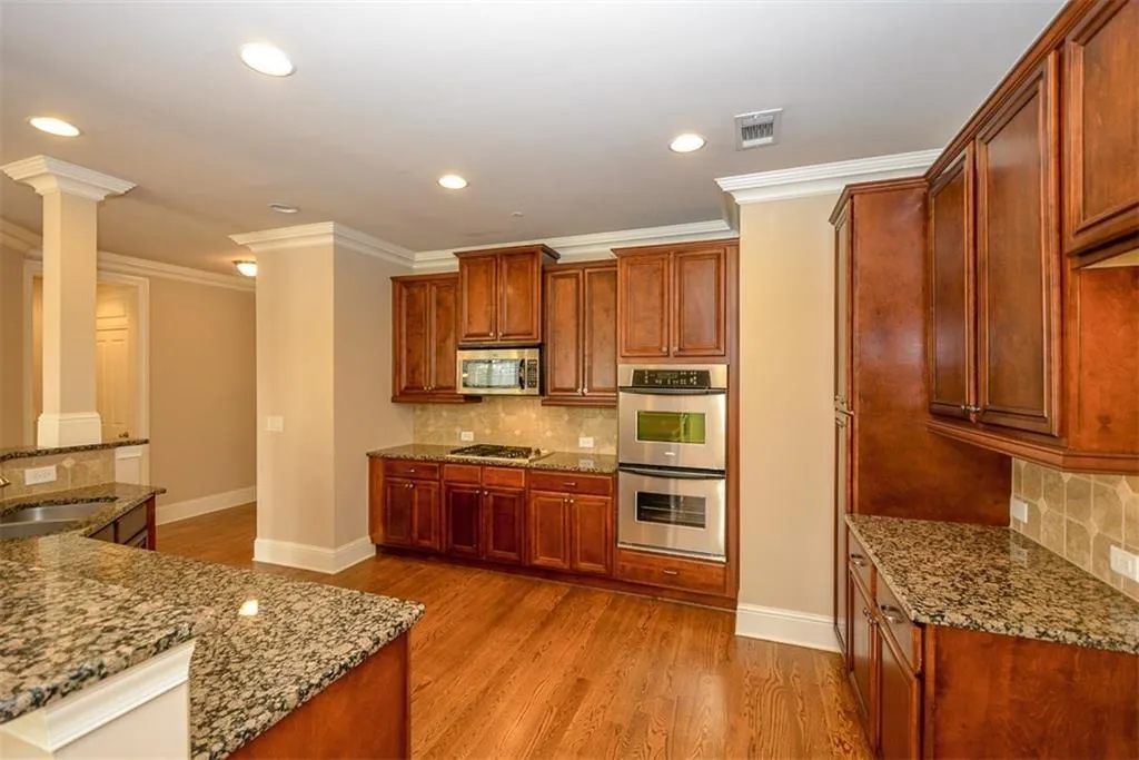 8015 Glisten Avenue, Atlanta, Georgia 30328, 3 Bedrooms Bedrooms, ,2 BathroomsBathrooms,Residential,Sold,8015 Glisten Avenue,6713182