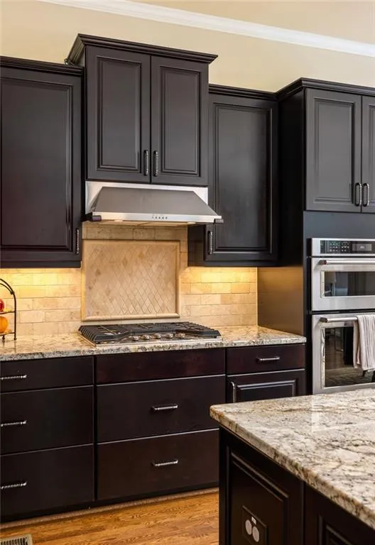 Gas Range with Hood Vent