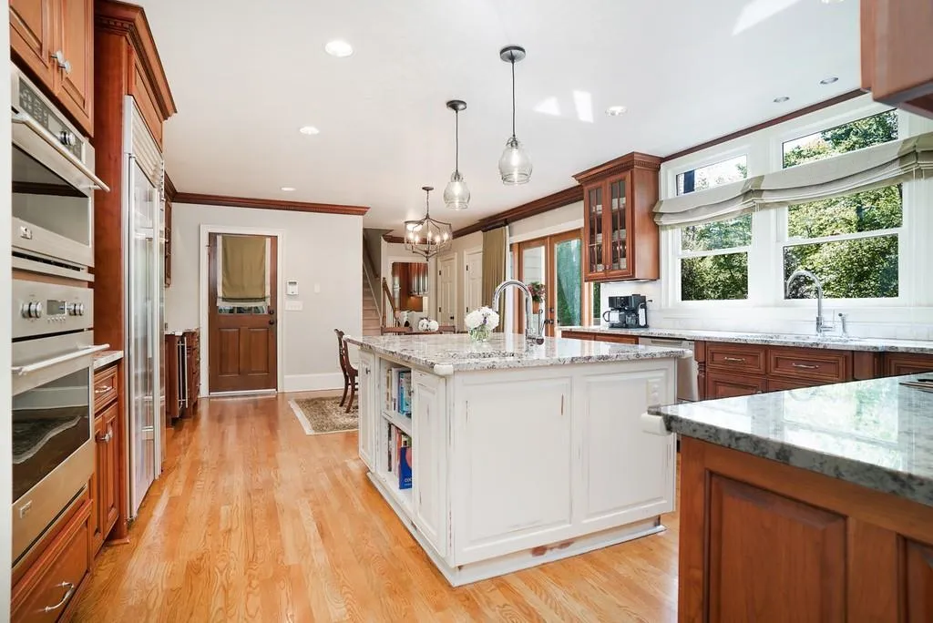 325 Aldenshire Place, Atlanta, Georgia 30350, 4 Bedrooms Bedrooms, ,4 BathroomsBathrooms,Residential,Sold,325 Aldenshire Place,6535104