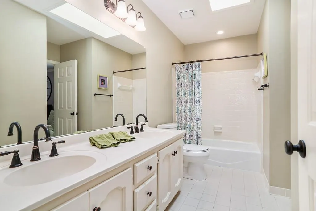 325 Aldenshire Place, Atlanta, Georgia 30350, 4 Bedrooms Bedrooms, ,4 BathroomsBathrooms,Residential,Sold,325 Aldenshire Place,6535104