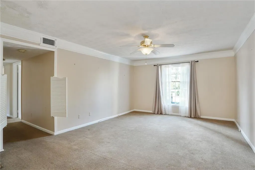 6700 Roswell Road Unit 11b, Atlanta, Georgia 30328, 3 Bedrooms Bedrooms, ,2 BathroomsBathrooms,Residential,Sold,6700 Roswell Road Unit 11b,7524897