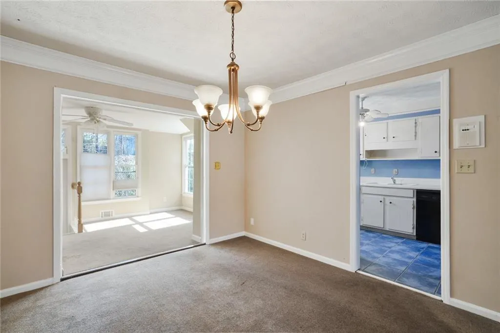 6700 Roswell Road Unit 11b, Atlanta, Georgia 30328, 3 Bedrooms Bedrooms, ,2 BathroomsBathrooms,Residential,Sold,6700 Roswell Road Unit 11b,7524897