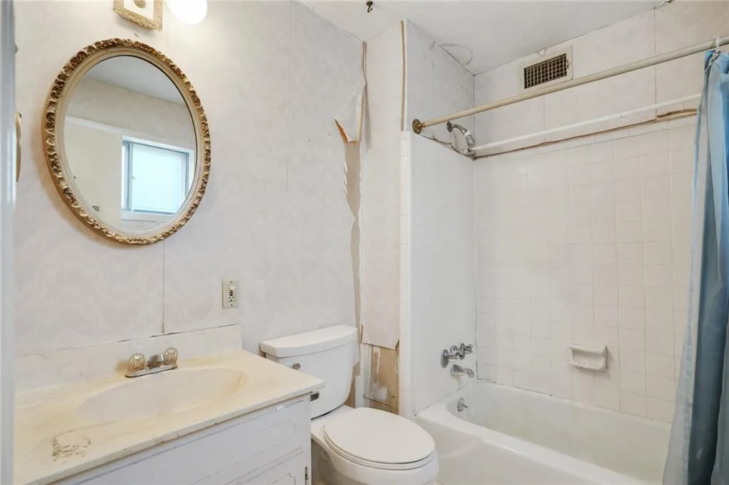 6700 Roswell Road Unit 11b, Atlanta, Georgia 30328, 3 Bedrooms Bedrooms, ,2 BathroomsBathrooms,Residential,Sold,6700 Roswell Road Unit 11b,7524897
