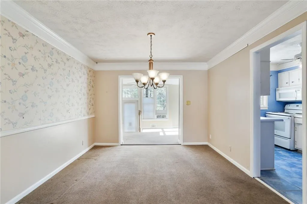 6700 Roswell Road Unit 11b, Atlanta, Georgia 30328, 3 Bedrooms Bedrooms, ,2 BathroomsBathrooms,Residential,Sold,6700 Roswell Road Unit 11b,7524897