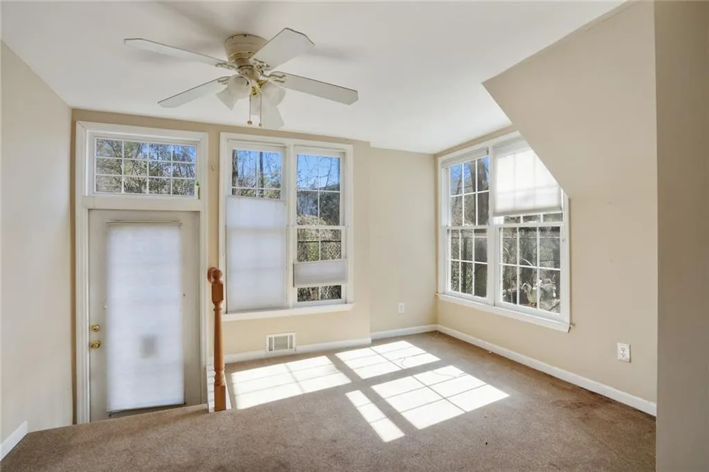 6700 Roswell Road Unit 11b, Atlanta, Georgia 30328, 3 Bedrooms Bedrooms, ,2 BathroomsBathrooms,Residential,Sold,6700 Roswell Road Unit 11b,7524897