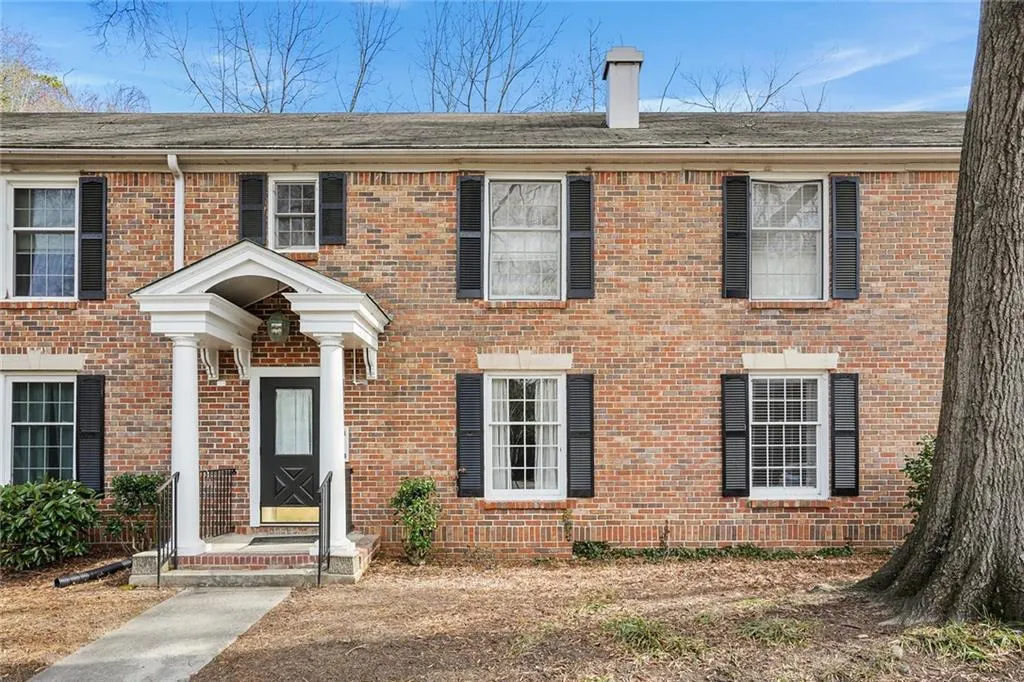 6700 Roswell Road Unit 11b, Atlanta, Georgia 30328, 3 Bedrooms Bedrooms, ,2 BathroomsBathrooms,Residential,Sold,6700 Roswell Road Unit 11b,7524897