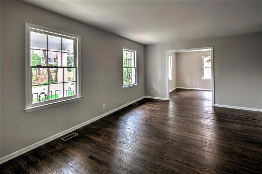 330 W Spalding Drive, Sandy Springs, Georgia 30328, 3 Bedrooms Bedrooms, ,2 BathroomsBathrooms,Residential,Sold,330 W Spalding Drive,6532123