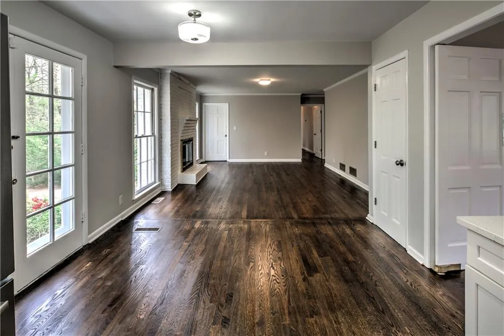 330 W Spalding Drive, Sandy Springs, Georgia 30328, 3 Bedrooms Bedrooms, ,2 BathroomsBathrooms,Residential,Sold,330 W Spalding Drive,6532123