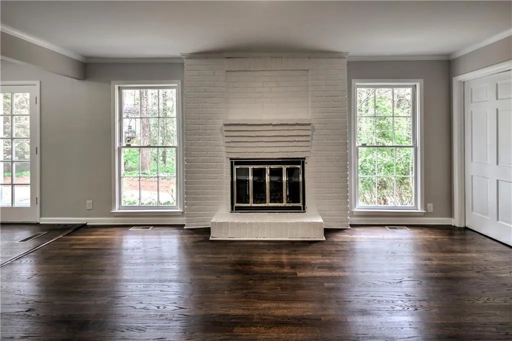 330 W Spalding Drive, Sandy Springs, Georgia 30328, 3 Bedrooms Bedrooms, ,2 BathroomsBathrooms,Residential,Sold,330 W Spalding Drive,6532123