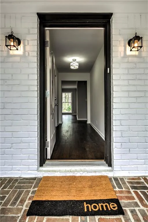 330 W Spalding Drive, Sandy Springs, Georgia 30328, 3 Bedrooms Bedrooms, ,2 BathroomsBathrooms,Residential,Sold,330 W Spalding Drive,6532123