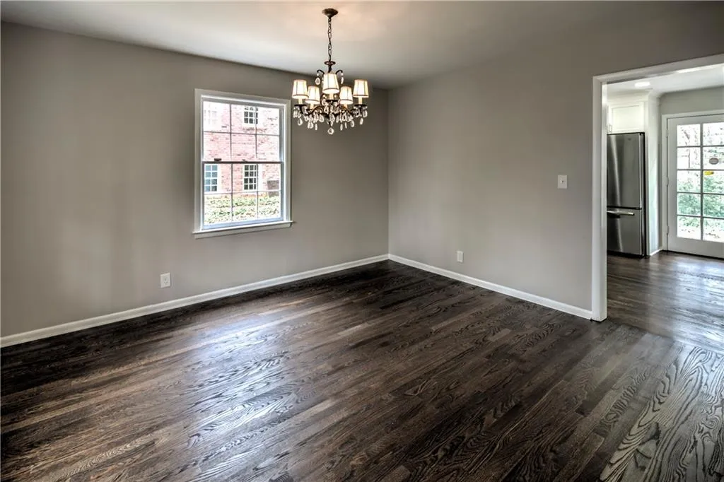 330 W Spalding Drive, Sandy Springs, Georgia 30328, 3 Bedrooms Bedrooms, ,2 BathroomsBathrooms,Residential,Sold,330 W Spalding Drive,6532123