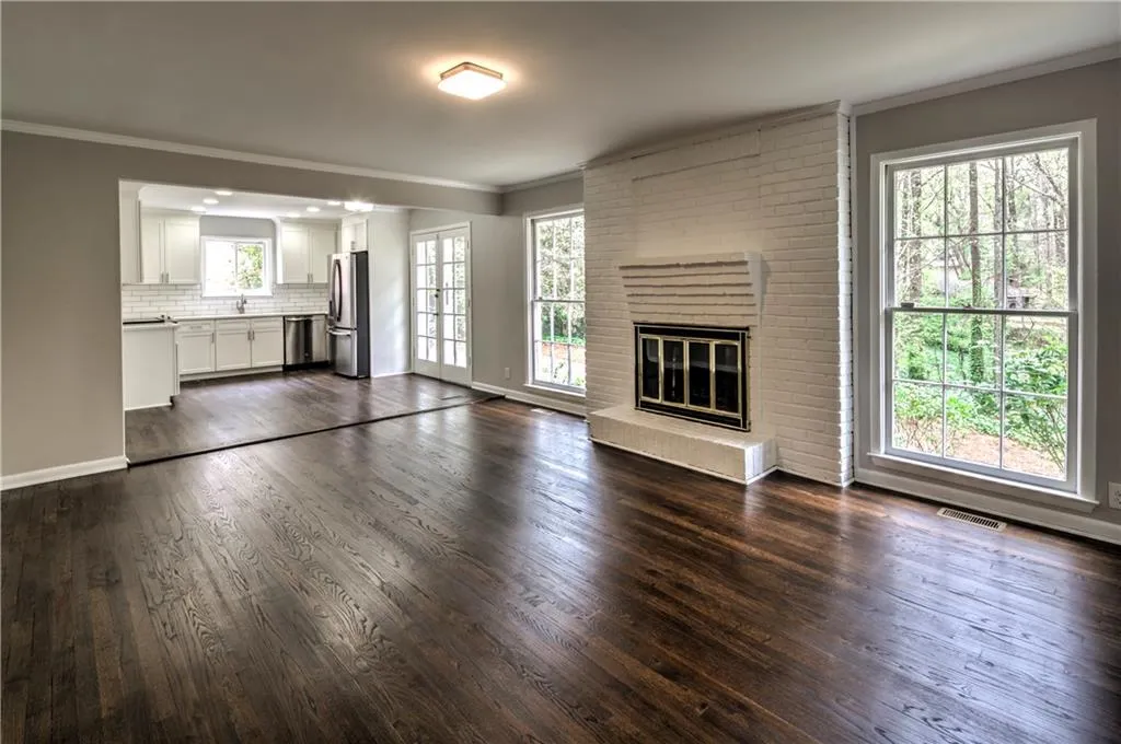 330 W Spalding Drive, Sandy Springs, Georgia 30328, 3 Bedrooms Bedrooms, ,2 BathroomsBathrooms,Residential,Sold,330 W Spalding Drive,6532123