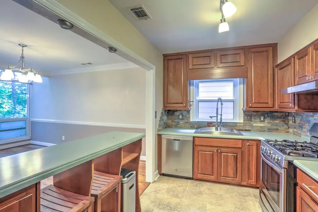 7500 Roswell Road Unit 43, Sandy Springs, Georgia 30350, 3 Bedrooms Bedrooms, ,2 BathroomsBathrooms,Residential,Sold,7500 Roswell Road Unit 43,6048799