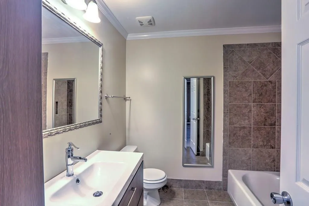 7500 Roswell Road Unit 43, Sandy Springs, Georgia 30350, 3 Bedrooms Bedrooms, ,2 BathroomsBathrooms,Residential,Sold,7500 Roswell Road Unit 43,6048799