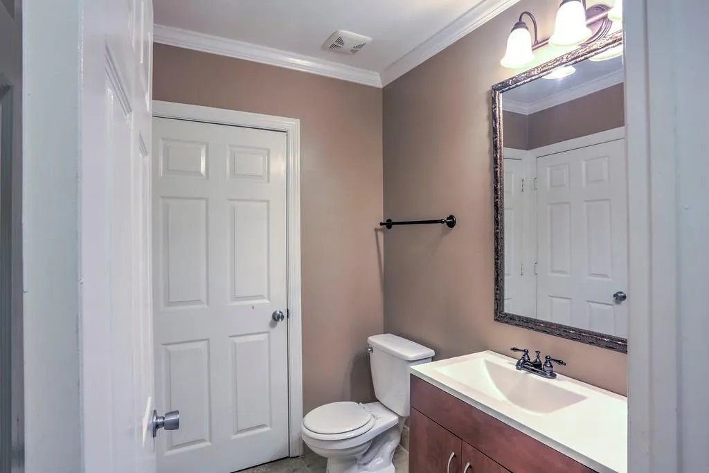 7500 Roswell Road Unit 43, Sandy Springs, Georgia 30350, 3 Bedrooms Bedrooms, ,2 BathroomsBathrooms,Residential,Sold,7500 Roswell Road Unit 43,6048799