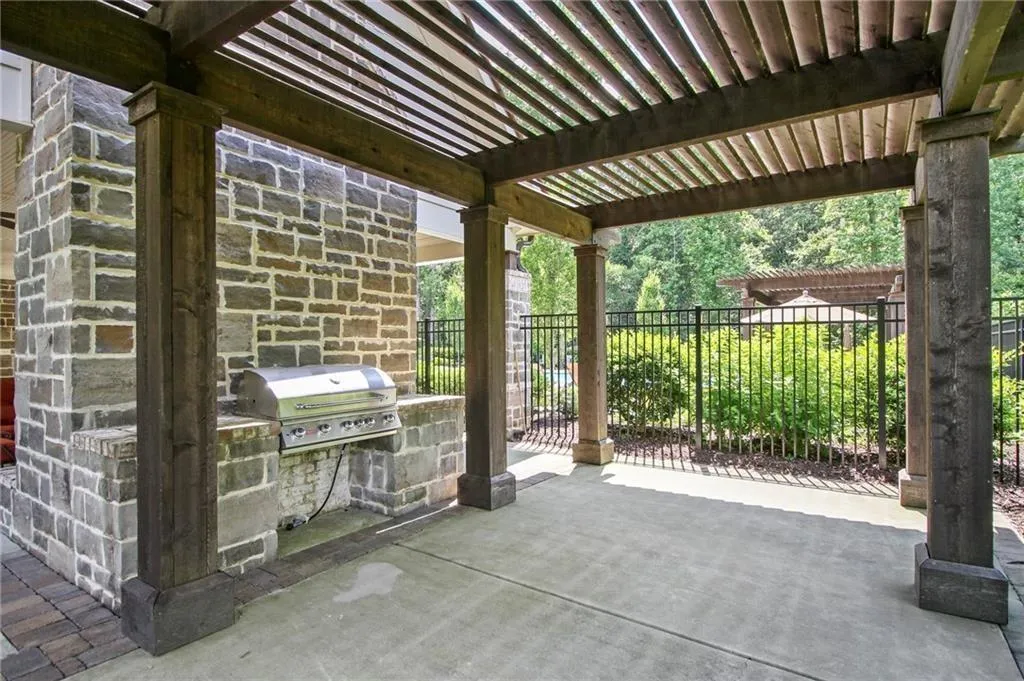 6540 Aria Village Drive, Atlanta, Georgia 30328, 3 Bedrooms Bedrooms, ,3 BathroomsBathrooms,Residential,For Sale,6540 Aria Village Drive,7618830