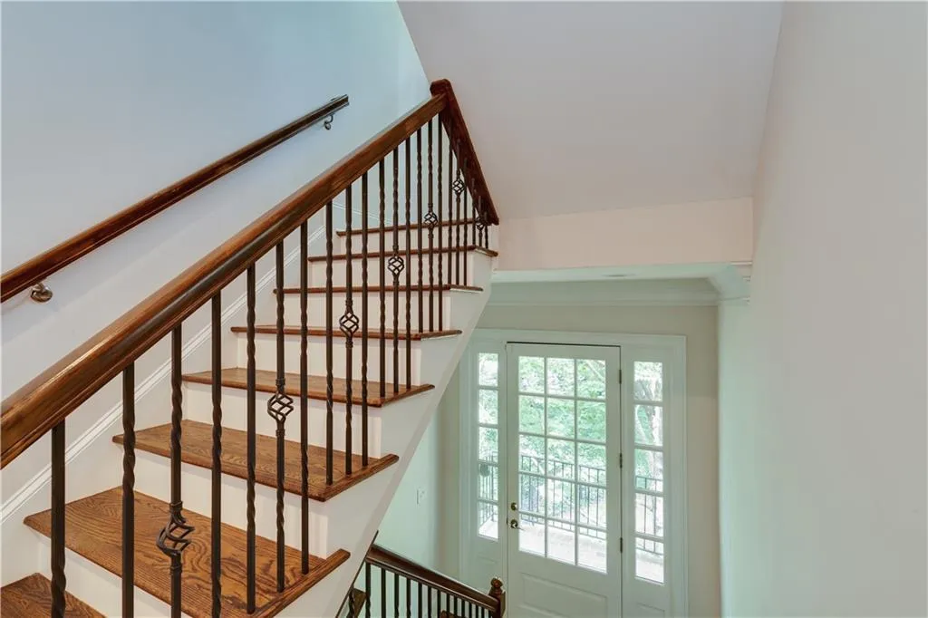 5492 Glenridge Drive Unit 548, Atlanta, Georgia 30342, 3 Bedrooms Bedrooms, ,3 BathroomsBathrooms,Residential,Sold,5492 Glenridge Drive Unit 548,6592451