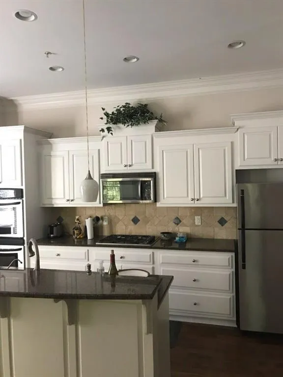 5492 Glenridge Drive Unit 548, Atlanta, Georgia 30342, 3 Bedrooms Bedrooms, ,3 BathroomsBathrooms,Residential,Sold,5492 Glenridge Drive Unit 548,6592451