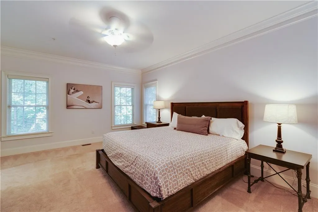 5492 Glenridge Drive Unit 548, Atlanta, Georgia 30342, 3 Bedrooms Bedrooms, ,3 BathroomsBathrooms,Residential,Sold,5492 Glenridge Drive Unit 548,6592451