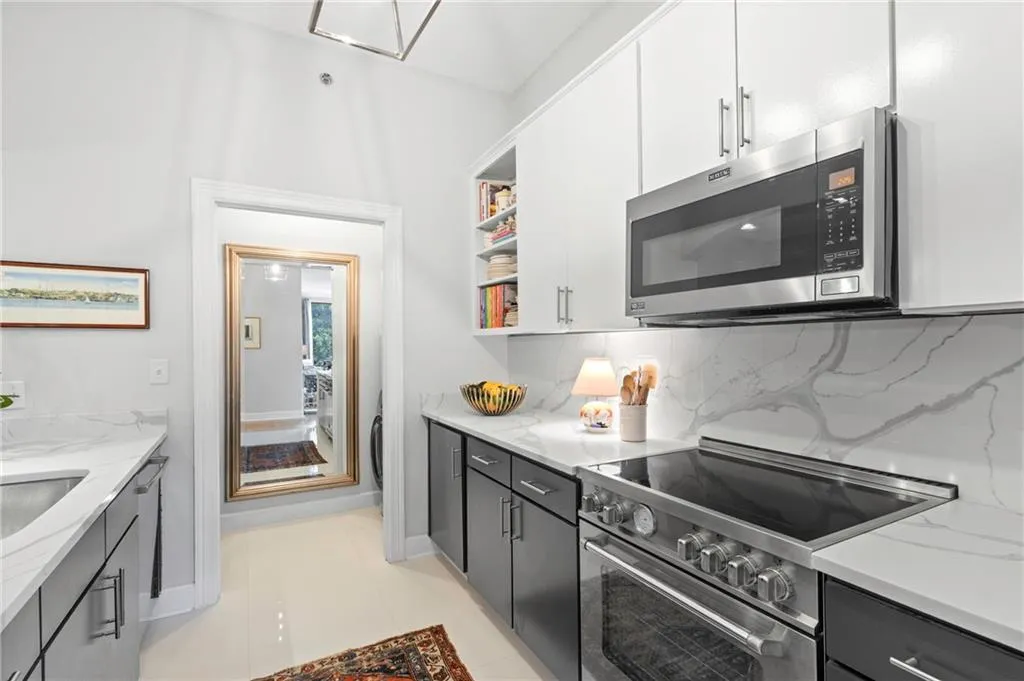 3445 Stratford Road Ne Unit 408, Atlanta, Georgia 30326, 1 Bedroom Bedrooms, ,1 BathroomBathrooms,Residential,For Sale,3445 Stratford Road Ne Unit 408,7650348