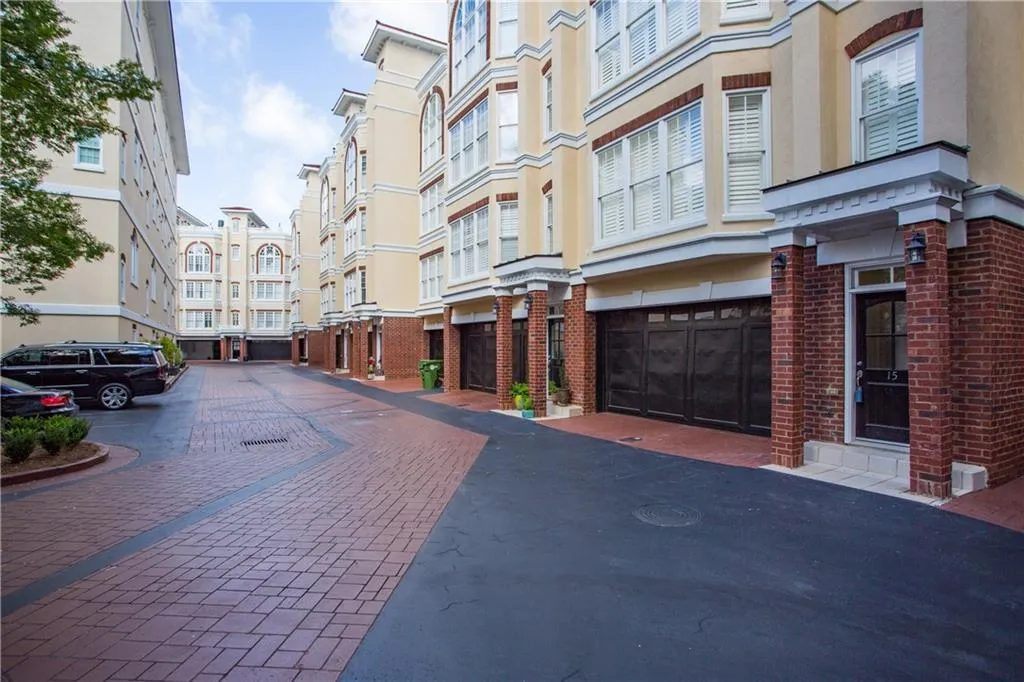 3541 Roswell Road Unit 15, Atlanta, Georgia 30305, 2 Bedrooms Bedrooms, ,2 BathroomsBathrooms,Residential,Sold,3541 Roswell Road Unit 15,5899550