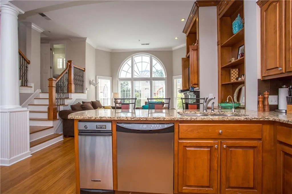 3541 Roswell Road Unit 15, Atlanta, Georgia 30305, 2 Bedrooms Bedrooms, ,2 BathroomsBathrooms,Residential,Sold,3541 Roswell Road Unit 15,5899550