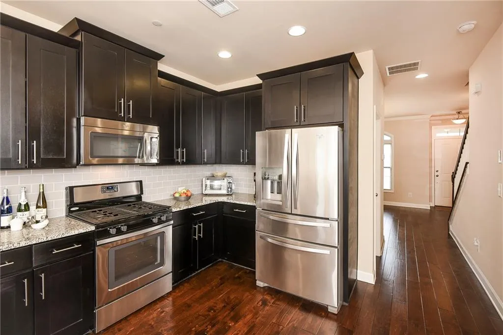 7620 Stoneridge Drive, Sandy Springs, Georgia 30328, 3 Bedrooms Bedrooms, ,3 BathroomsBathrooms,Residential,Sold,7620 Stoneridge Drive,5659376