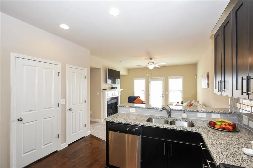 7620 Stoneridge Drive, Sandy Springs, Georgia 30328, 3 Bedrooms Bedrooms, ,3 BathroomsBathrooms,Residential,Sold,7620 Stoneridge Drive,5659376