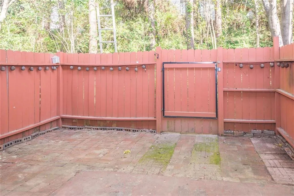 2405 Queen Anne Court, Atlanta, Georgia 30350, 2 Bedrooms Bedrooms, ,2 BathroomsBathrooms,Residential,Sold,2405 Queen Anne Court,6523846