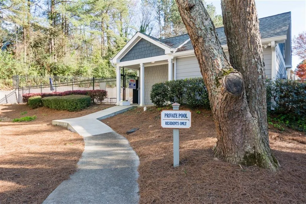 2405 Queen Anne Court, Atlanta, Georgia 30350, 2 Bedrooms Bedrooms, ,2 BathroomsBathrooms,Residential,Sold,2405 Queen Anne Court,6523846