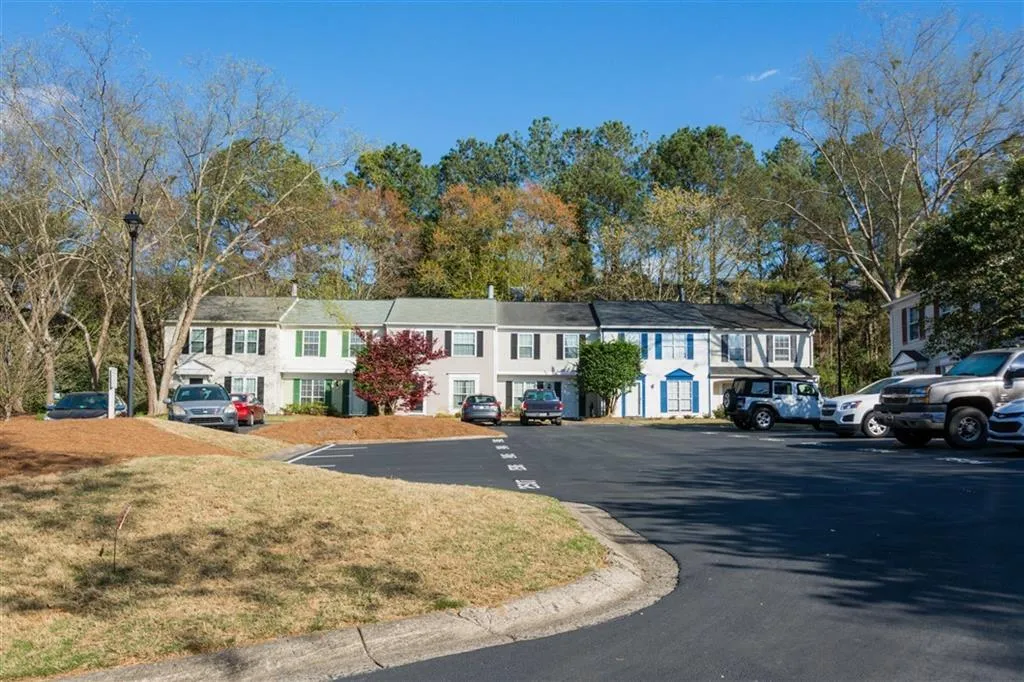 2405 Queen Anne Court, Atlanta, Georgia 30350, 2 Bedrooms Bedrooms, ,2 BathroomsBathrooms,Residential,Sold,2405 Queen Anne Court,6523846