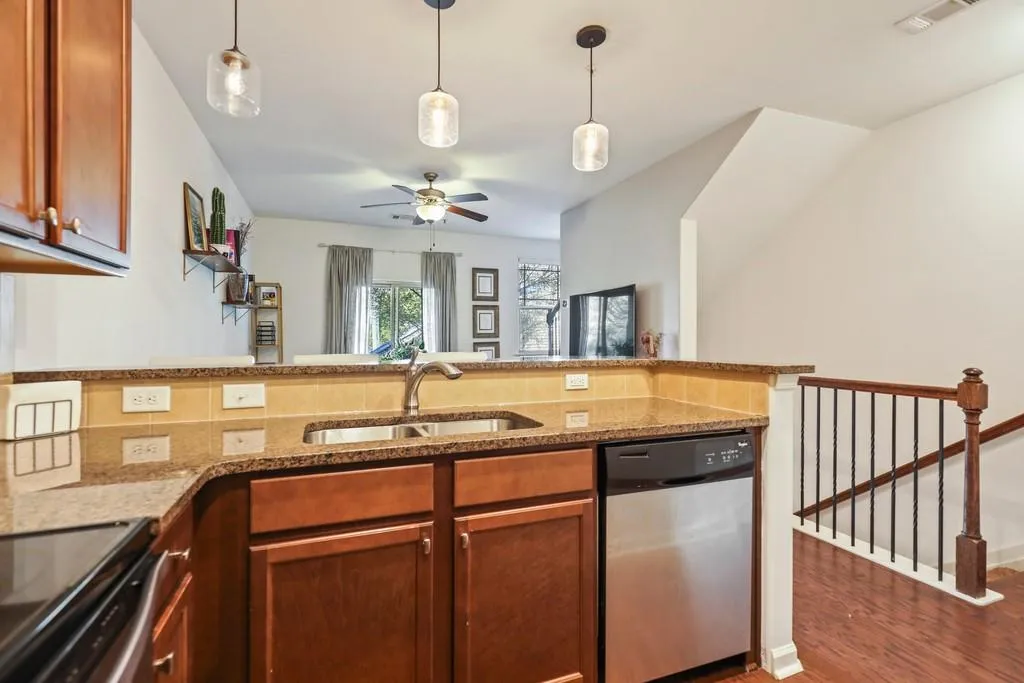 215 Semel Circle Nw Unit 460, Atlanta, Georgia 30309, 2 Bedrooms Bedrooms, ,2 BathroomsBathrooms,Residential,Sold,215 Semel Circle Nw Unit 460,6817643