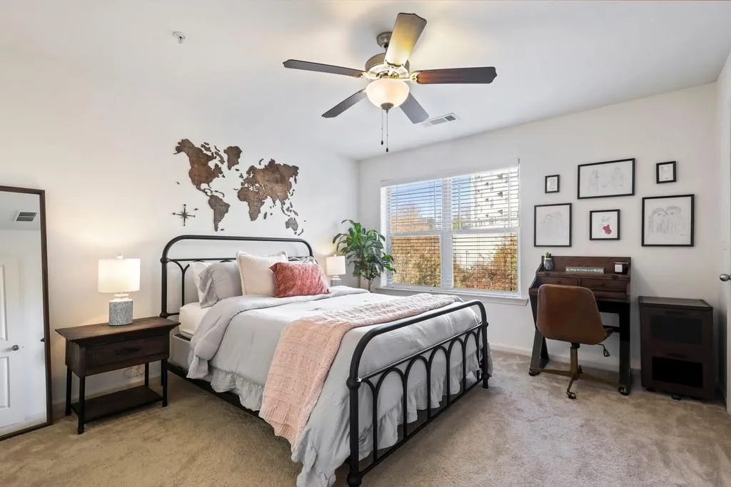 215 Semel Circle Nw Unit 460, Atlanta, Georgia 30309, 2 Bedrooms Bedrooms, ,2 BathroomsBathrooms,Residential,Sold,215 Semel Circle Nw Unit 460,6817643