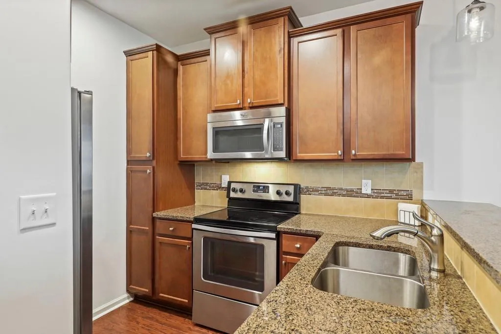 215 Semel Circle Nw Unit 460, Atlanta, Georgia 30309, 2 Bedrooms Bedrooms, ,2 BathroomsBathrooms,Residential,Sold,215 Semel Circle Nw Unit 460,6817643