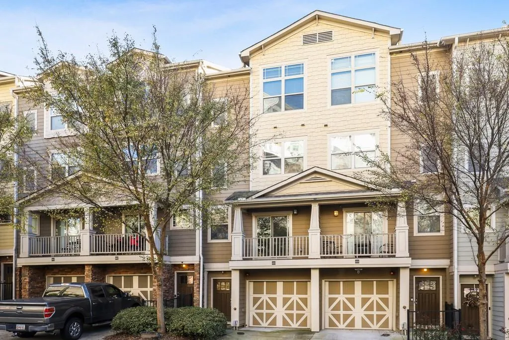 215 Semel Circle Nw Unit 460, Atlanta, Georgia 30309, 2 Bedrooms Bedrooms, ,2 BathroomsBathrooms,Residential,Sold,215 Semel Circle Nw Unit 460,6817643