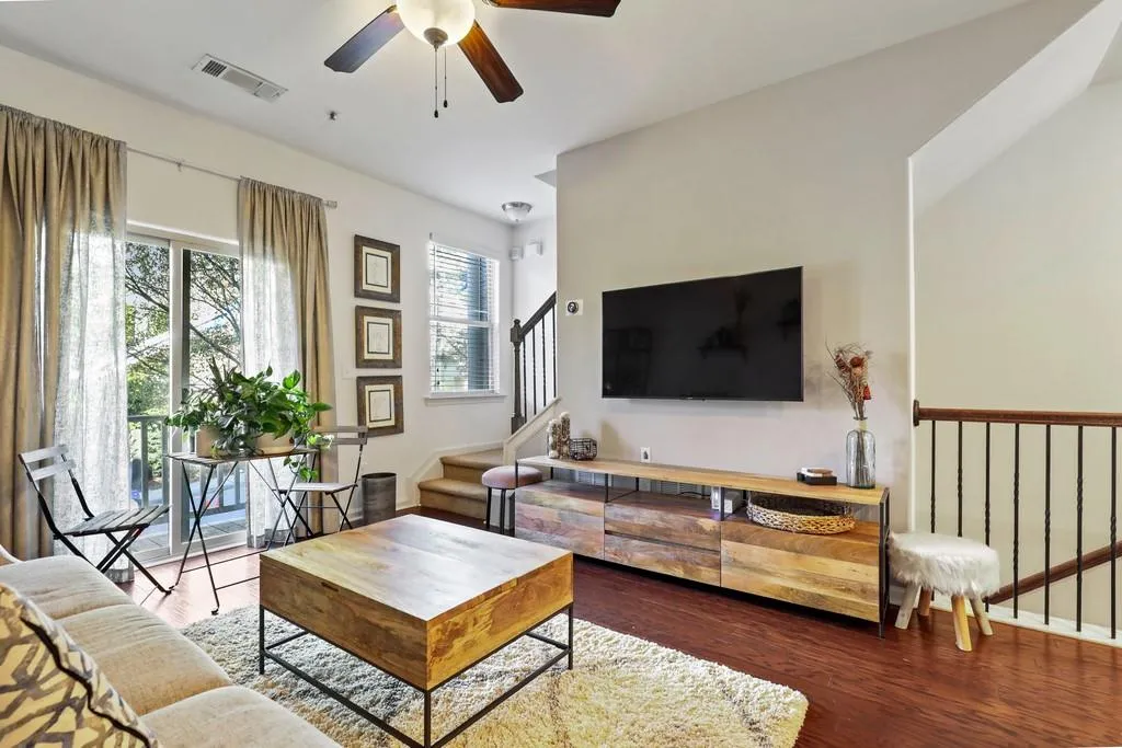 215 Semel Circle Nw Unit 460, Atlanta, Georgia 30309, 2 Bedrooms Bedrooms, ,2 BathroomsBathrooms,Residential,Sold,215 Semel Circle Nw Unit 460,6817643