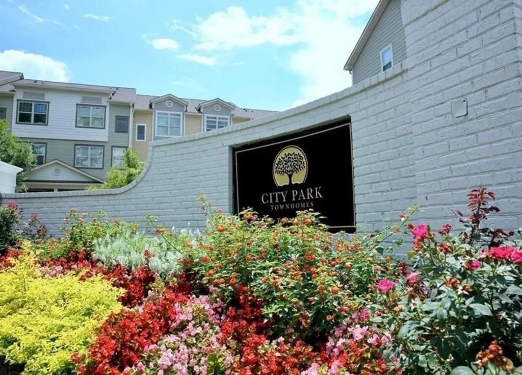 215 Semel Circle Nw Unit 460, Atlanta, Georgia 30309, 2 Bedrooms Bedrooms, ,2 BathroomsBathrooms,Residential,Sold,215 Semel Circle Nw Unit 460,6817643