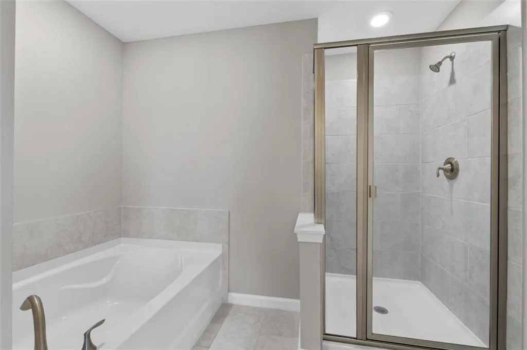 372 Provenance Drive, Sandy Springs, Georgia 30328, 3 Bedrooms Bedrooms, ,3 BathroomsBathrooms,Residential,Sold,372 Provenance Drive,7513497