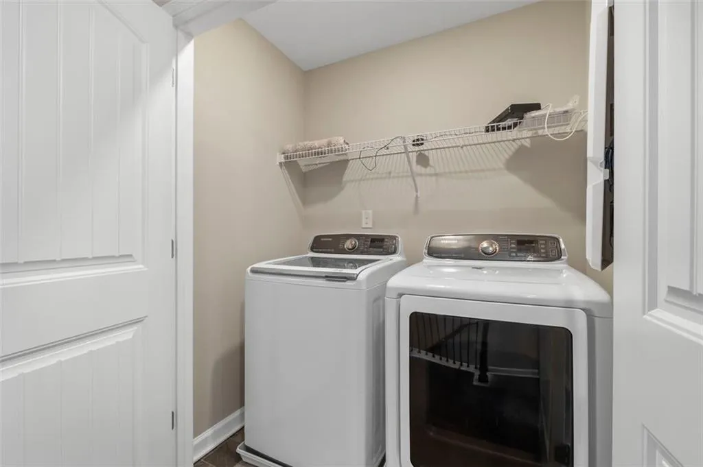 372 Provenance Drive, Sandy Springs, Georgia 30328, 3 Bedrooms Bedrooms, ,3 BathroomsBathrooms,Residential,Sold,372 Provenance Drive,7513497