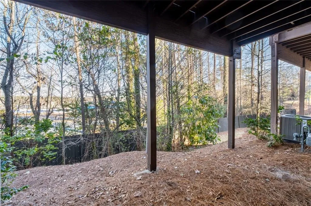 372 Provenance Drive, Sandy Springs, Georgia 30328, 3 Bedrooms Bedrooms, ,3 BathroomsBathrooms,Residential,Sold,372 Provenance Drive,7513497