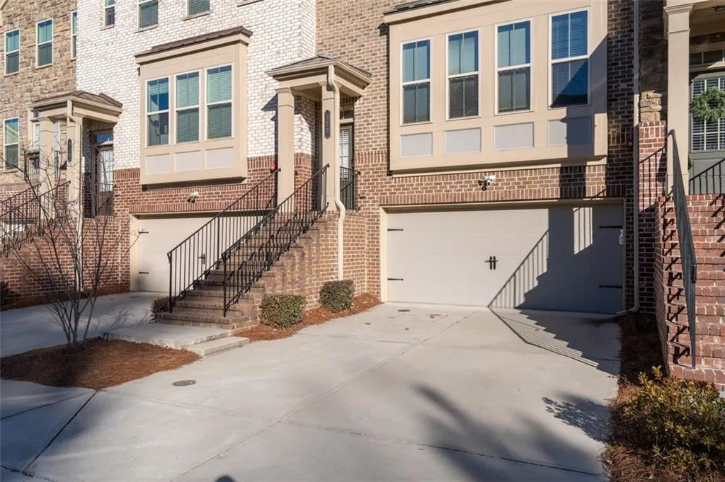 372 Provenance Drive, Sandy Springs, Georgia 30328, 3 Bedrooms Bedrooms, ,3 BathroomsBathrooms,Residential,Sold,372 Provenance Drive,7513497