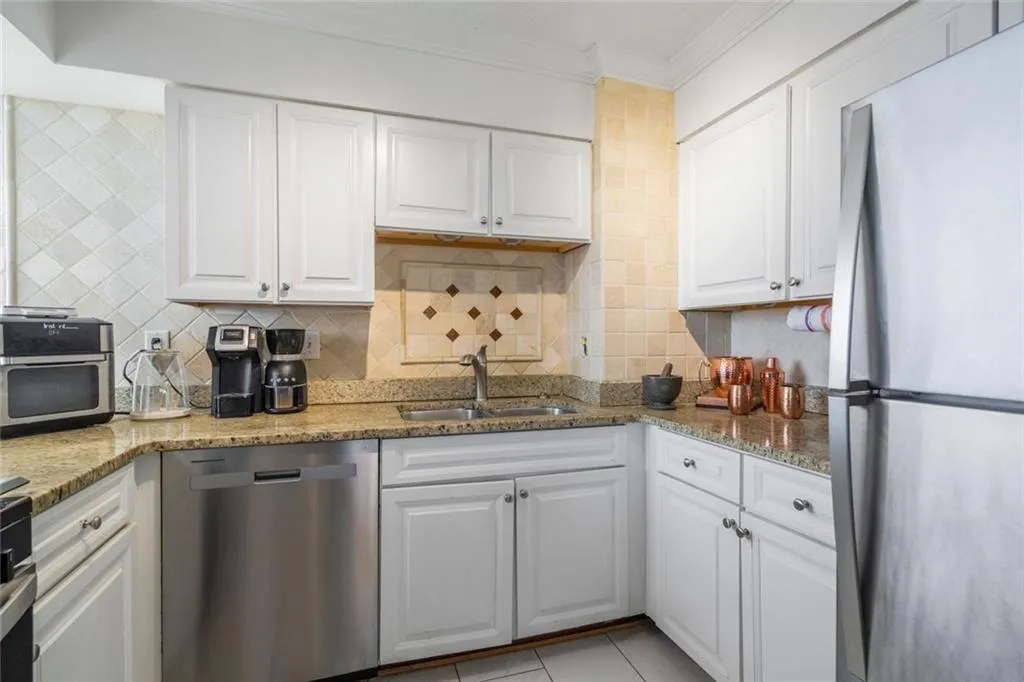 2479 Peachtree Street Ne Unit 1414, Atlanta, Georgia 30305, 2 Bedrooms Bedrooms, ,2 BathroomsBathrooms,Residential,For Sale,2479 Peachtree Street Ne Unit 1414,7675691