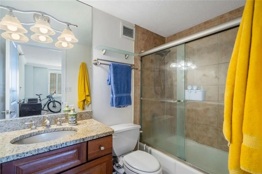 2479 Peachtree Street Ne Unit 1414, Atlanta, Georgia 30305, 2 Bedrooms Bedrooms, ,2 BathroomsBathrooms,Residential,For Sale,2479 Peachtree Street Ne Unit 1414,7675691