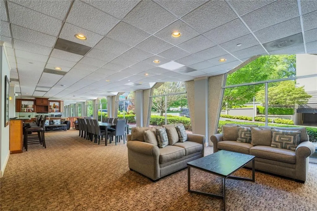 2479 Peachtree Street Ne Unit 1414, Atlanta, Georgia 30305, 2 Bedrooms Bedrooms, ,2 BathroomsBathrooms,Residential,For Sale,2479 Peachtree Street Ne Unit 1414,7675691