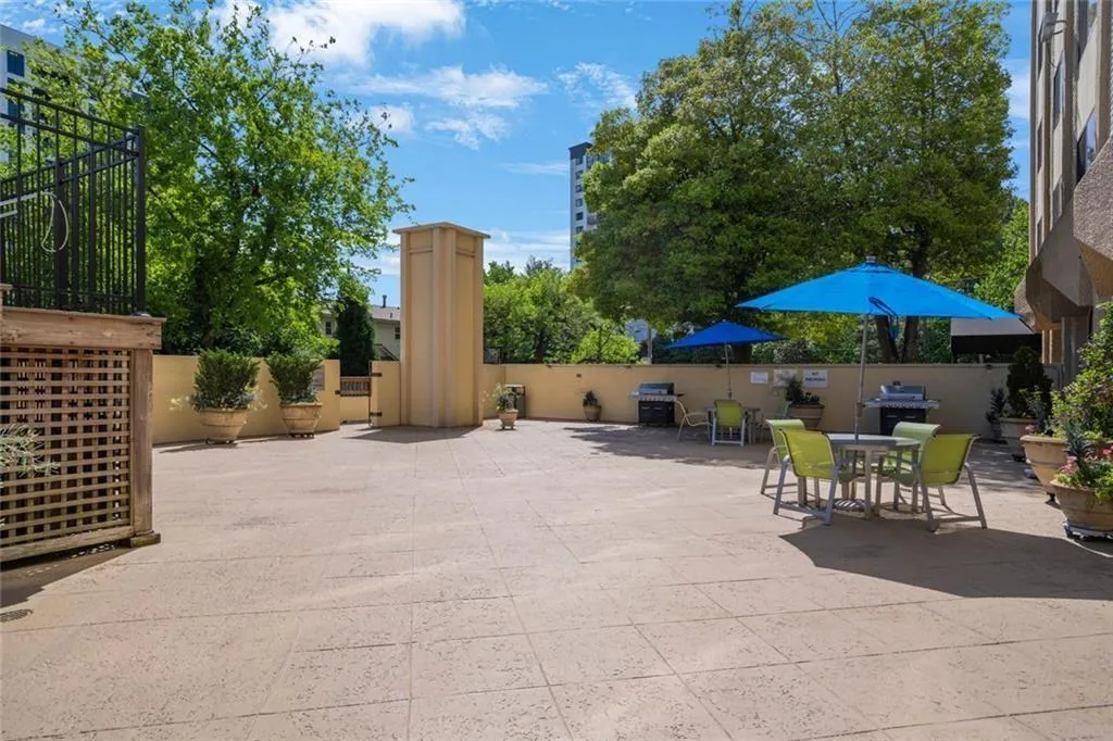 2479 Peachtree Street Ne Unit 1414, Atlanta, Georgia 30305, 2 Bedrooms Bedrooms, ,2 BathroomsBathrooms,Residential,For Sale,2479 Peachtree Street Ne Unit 1414,7675691