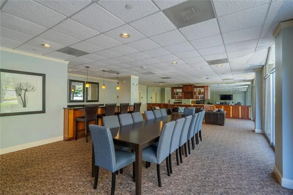 2479 Peachtree Street Ne Unit 1414, Atlanta, Georgia 30305, 2 Bedrooms Bedrooms, ,2 BathroomsBathrooms,Residential,For Sale,2479 Peachtree Street Ne Unit 1414,7675691