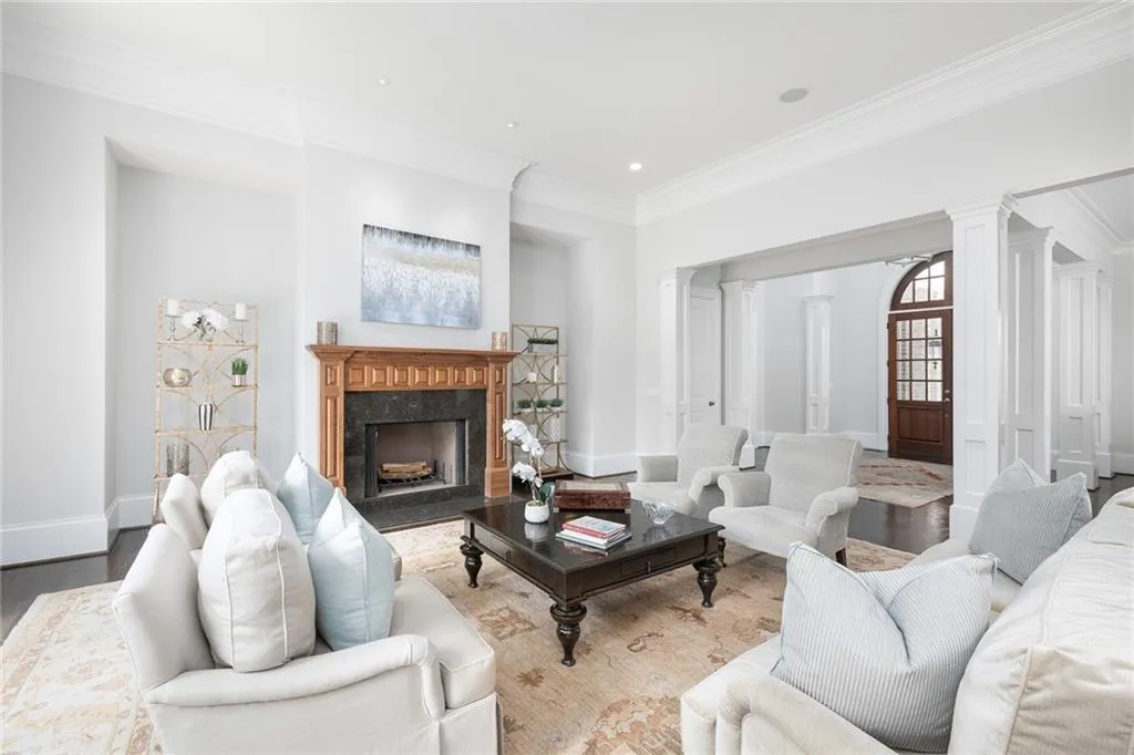 4986 Long Island Nw, Atlanta, Georgia 30327, 6 Bedrooms Bedrooms, ,6 BathroomsBathrooms,Residential,Sold,4986 Long Island Nw,7108202