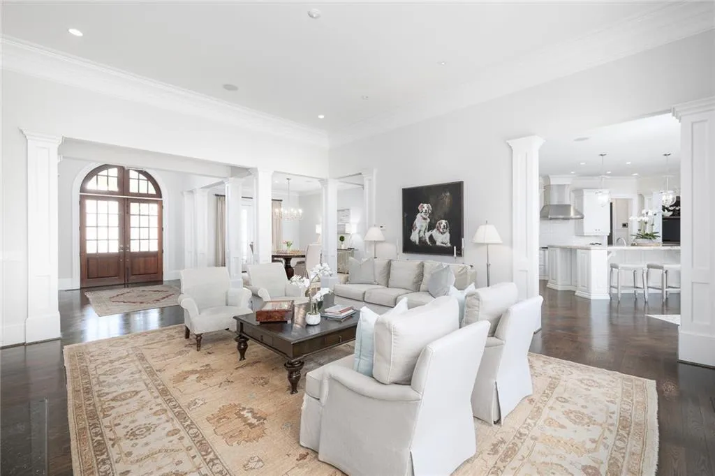 4986 Long Island Nw, Atlanta, Georgia 30327, 6 Bedrooms Bedrooms, ,6 BathroomsBathrooms,Residential,Sold,4986 Long Island Nw,7108202