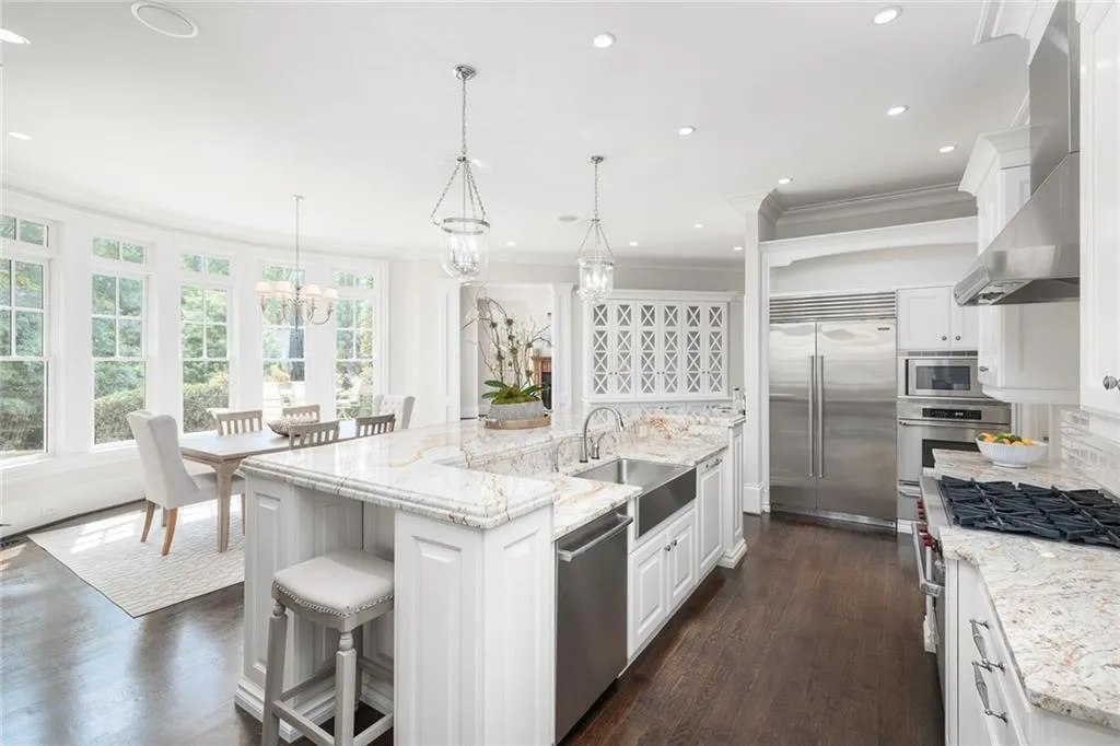 4986 Long Island Nw, Atlanta, Georgia 30327, 6 Bedrooms Bedrooms, ,6 BathroomsBathrooms,Residential,Sold,4986 Long Island Nw,7108202